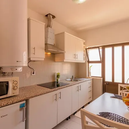 Charming 2-bed In Armação de Pêra